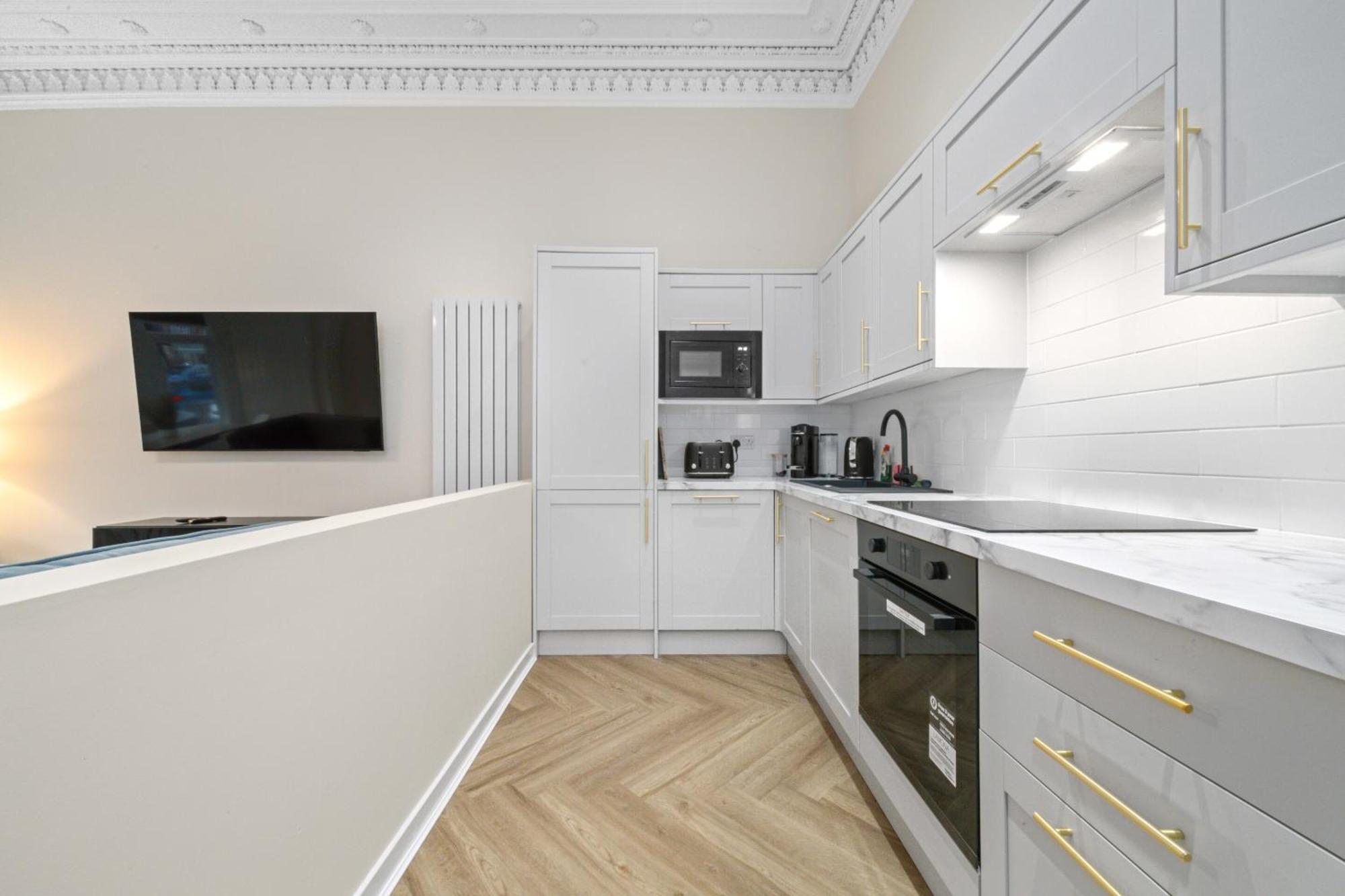 Paisley Road Courtyard Apartment Glasgow