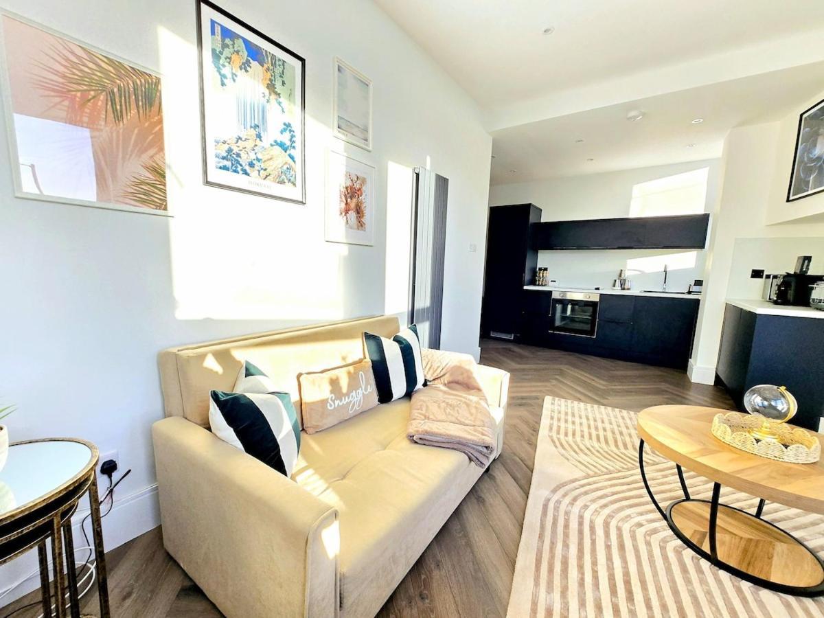 Modern, Cosy In