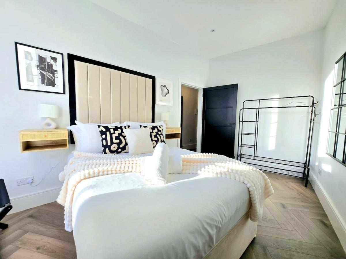 Modern, Cosy In
