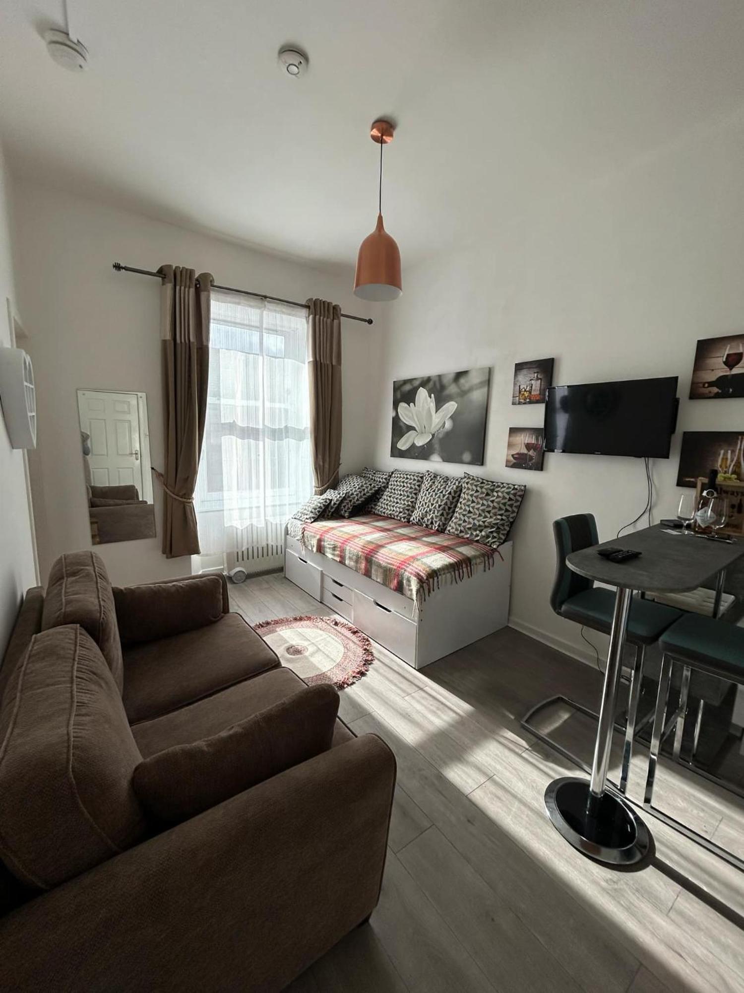 Cozy, Modern Flat In Govan * Glasgow