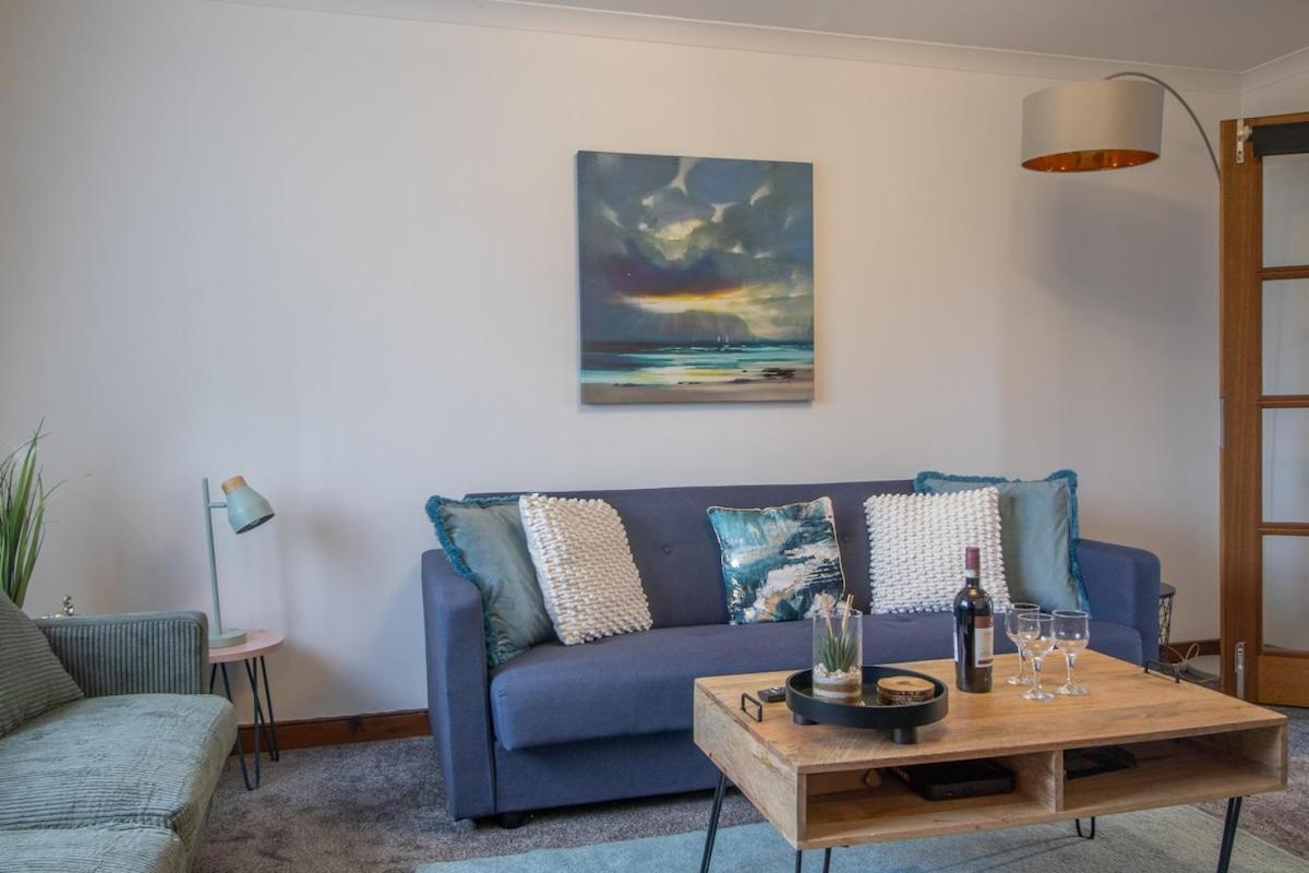 Glasgow, Spacious, 2 Bed With Parking