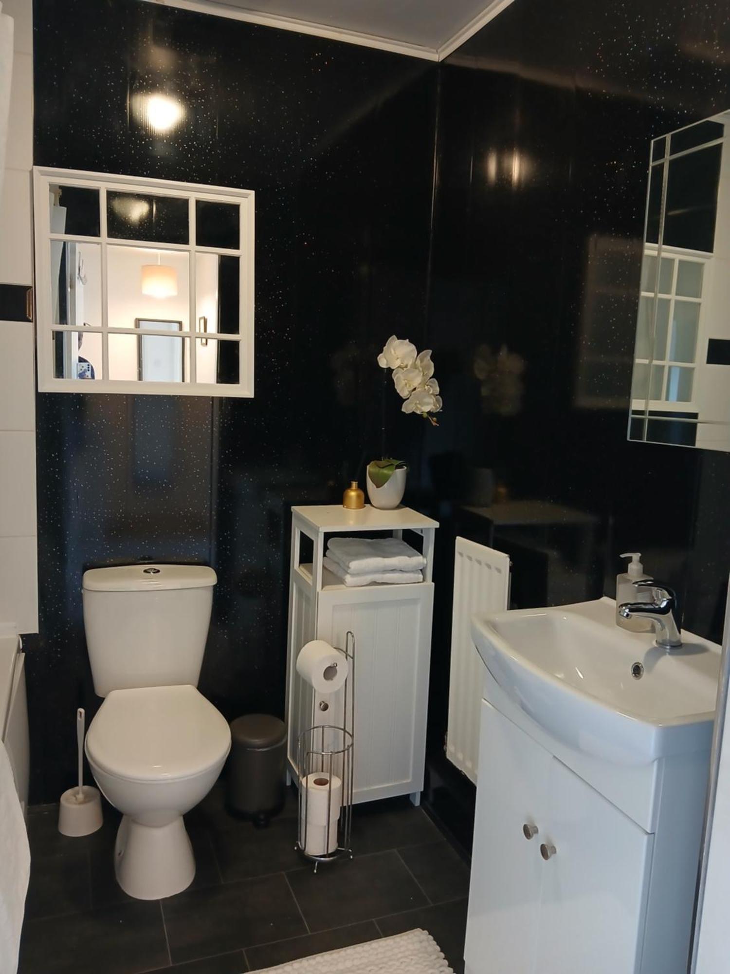 Urban Escape Free Parking 20min Walk To Center Holiday home Glasgow