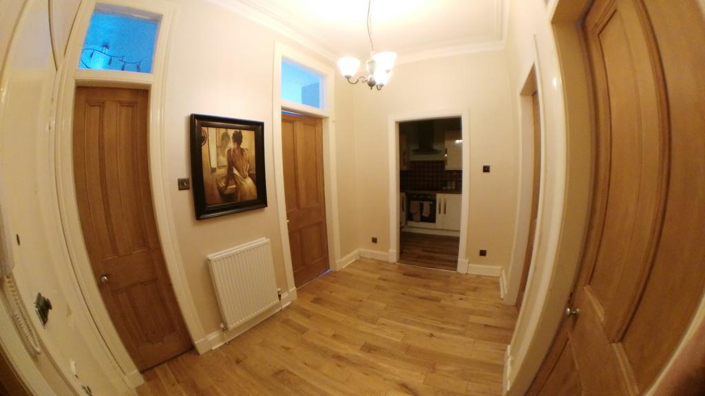 Airlie Street Apartment
