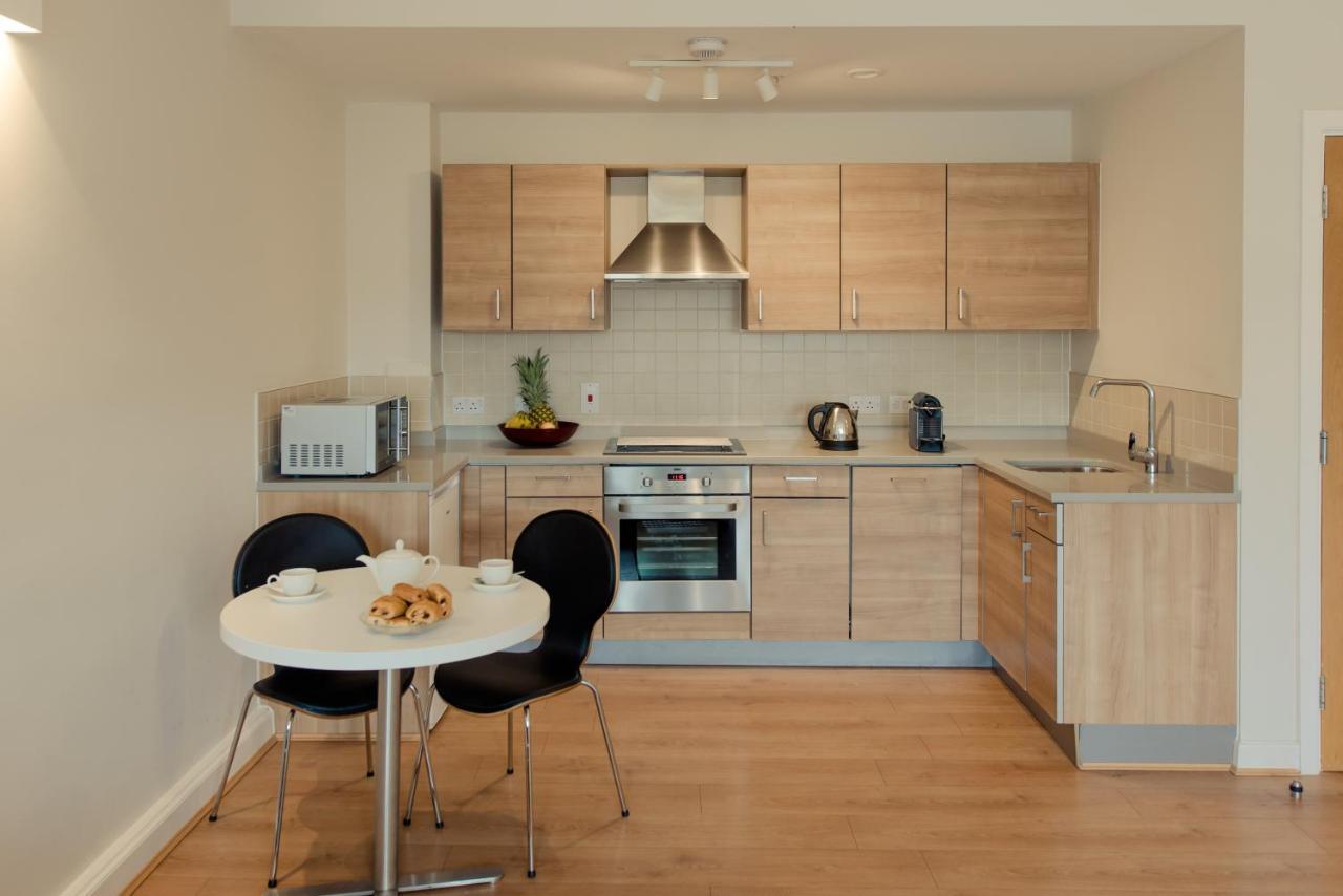 Premier George Square Apartment