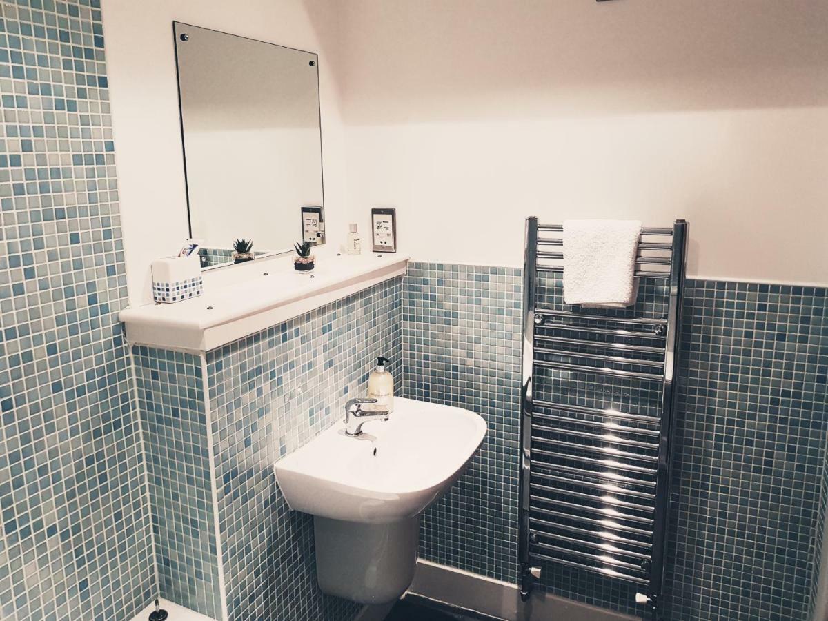 Bright, Spacious 2 Bedroom In The Heart Of City *