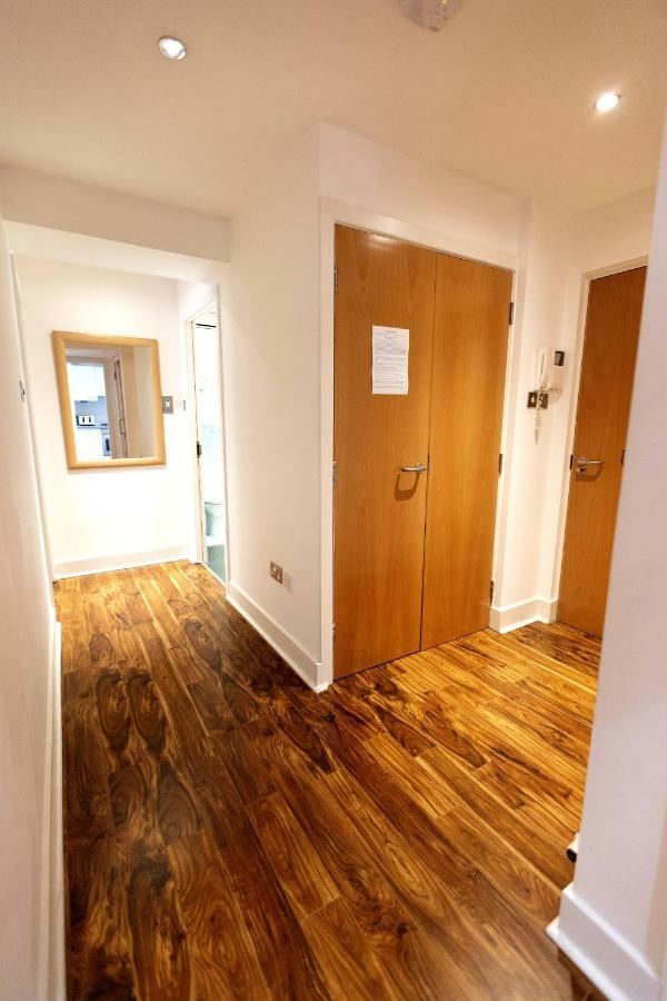 Apartment Bright, Spacious 2 Bedroom In The Heart Of City *