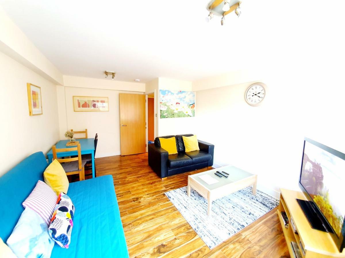 Bright, Spacious 2 Bedroom In The Heart Of City * Glasgow