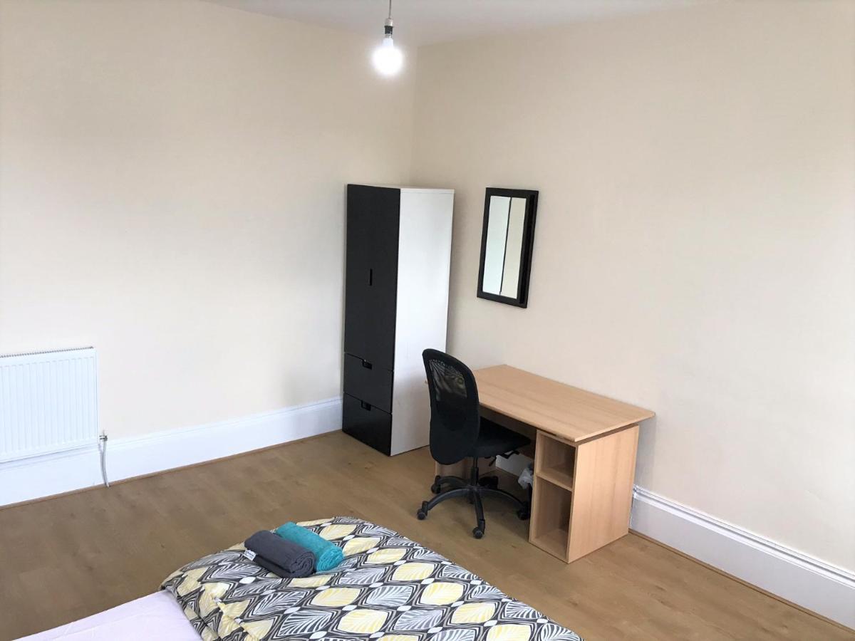 94 Copland Road * Glasgow